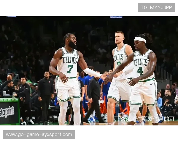 布朗关键抢断反击,绿军精彩收官