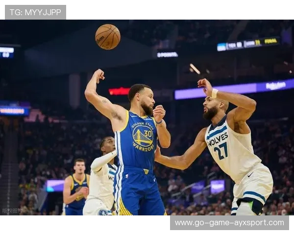 库里后仰远投命中,勇士再次拉开比分